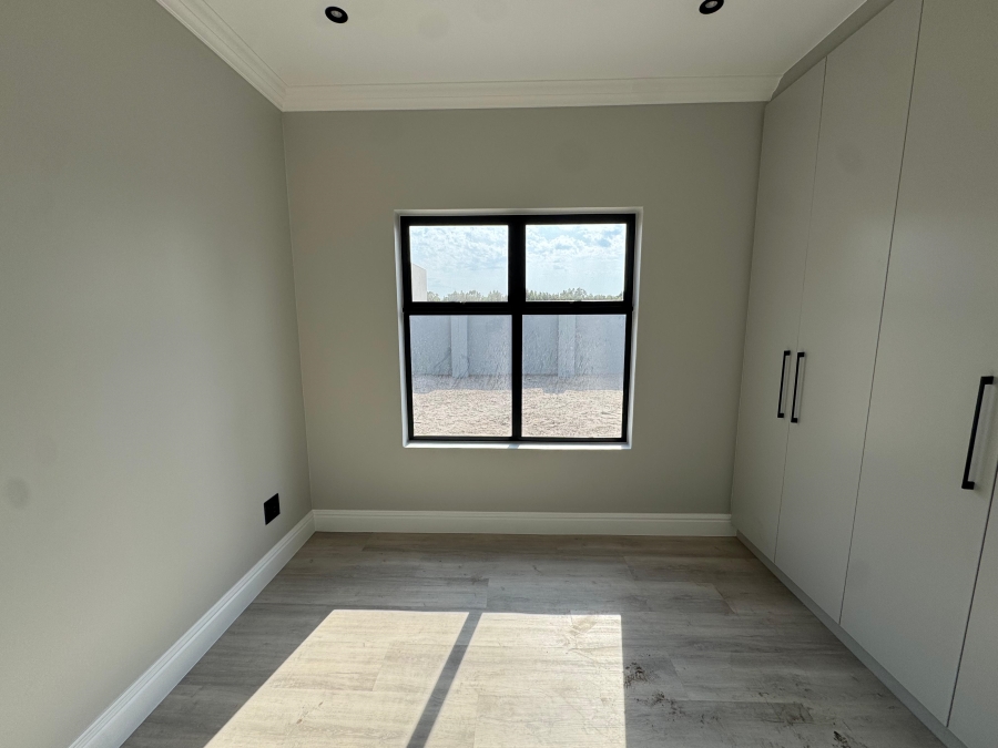 To Let 4 Bedroom Property for Rent in Sandown Estate Western Cape